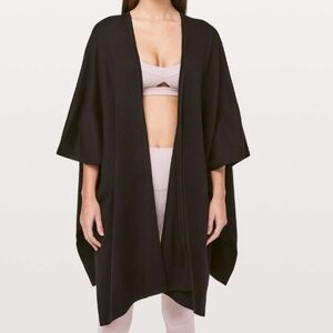 Lululemon Free To Coast Wrap Shawl One Size Black